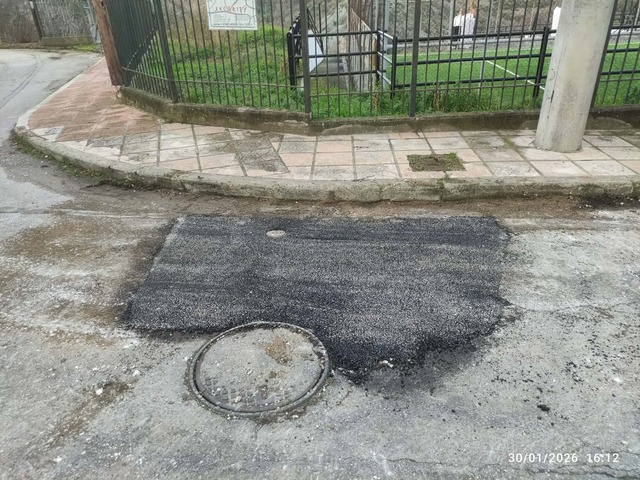 Έργα ασφαλτόστρωσης από τη ΔΕΥΑΝ – 50 τόνοι πίσσας σε μία ημέρα